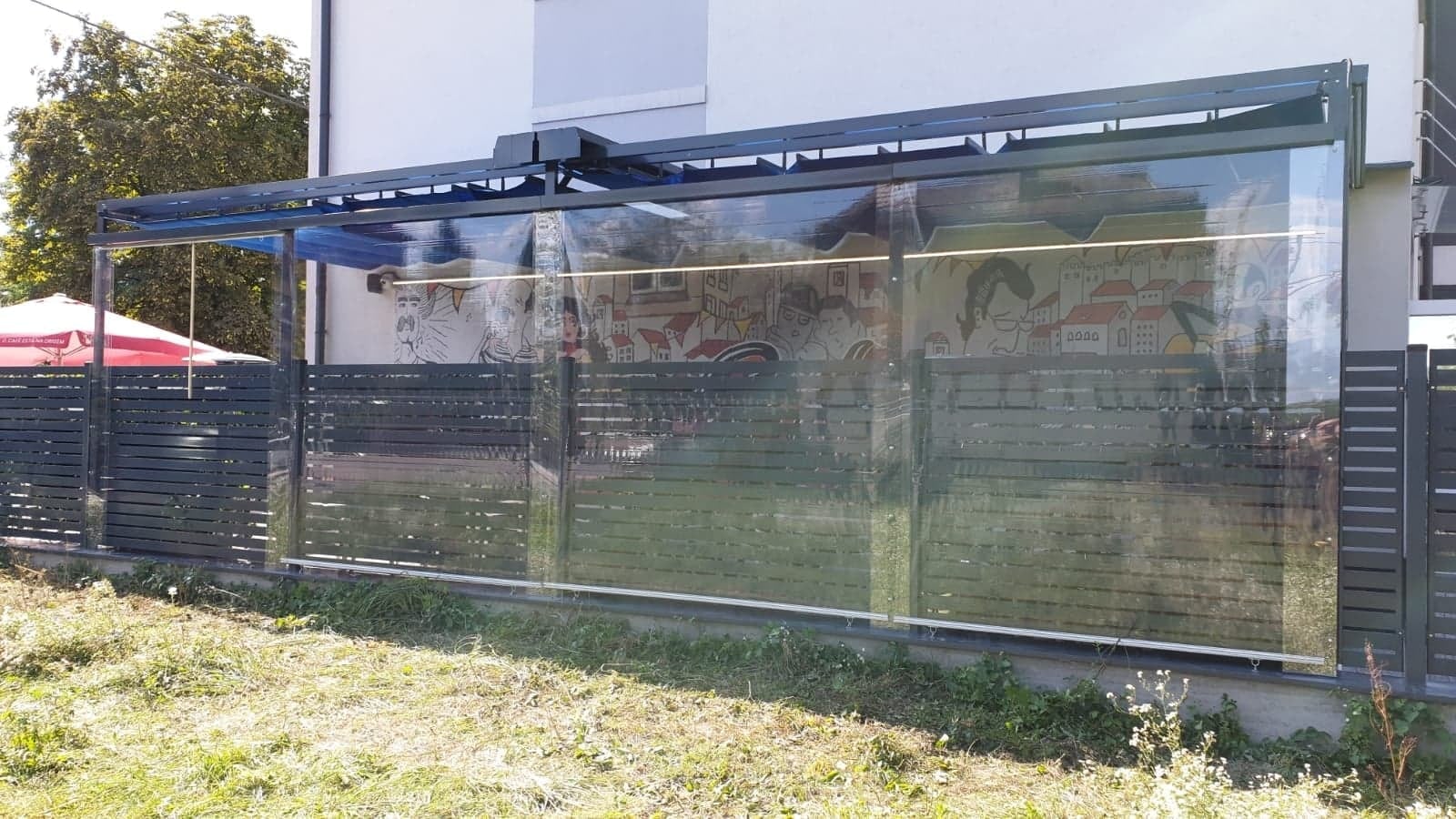 Nowoczesny ogródek rolety foliowe